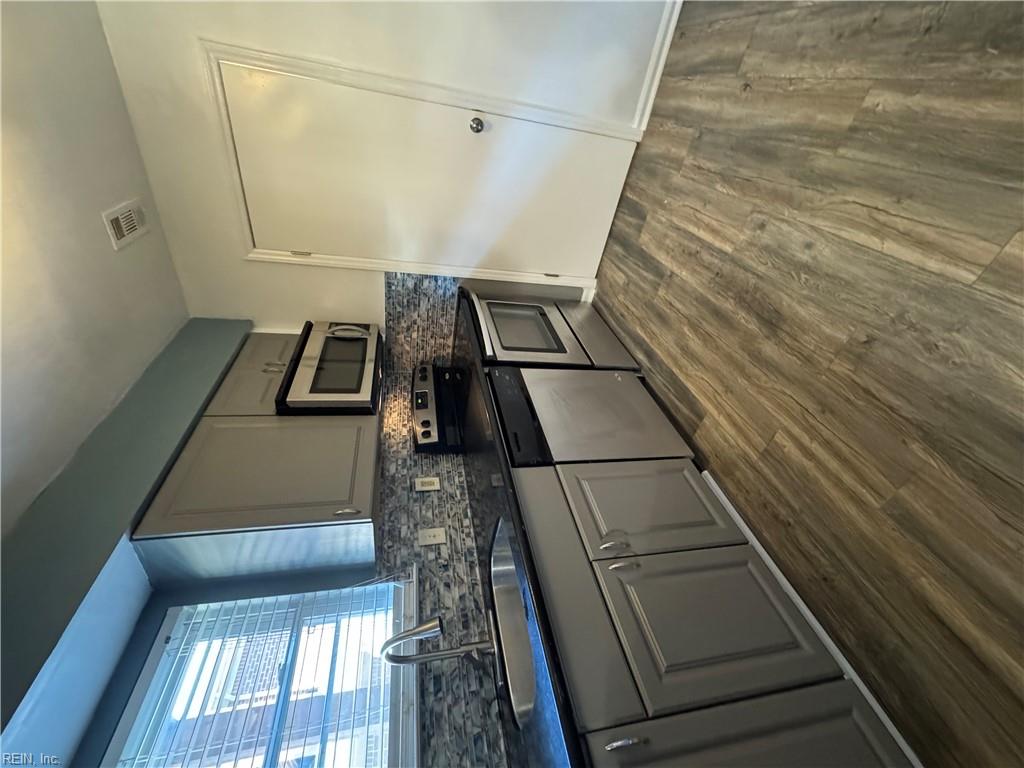 4736 Hollis RD 4736