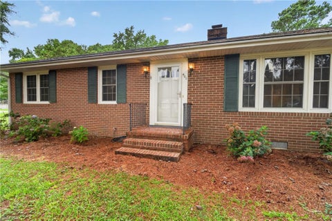 Photo of 401 Kingsale Road, Suffolk, VA 23437 (MLS # 10645346)