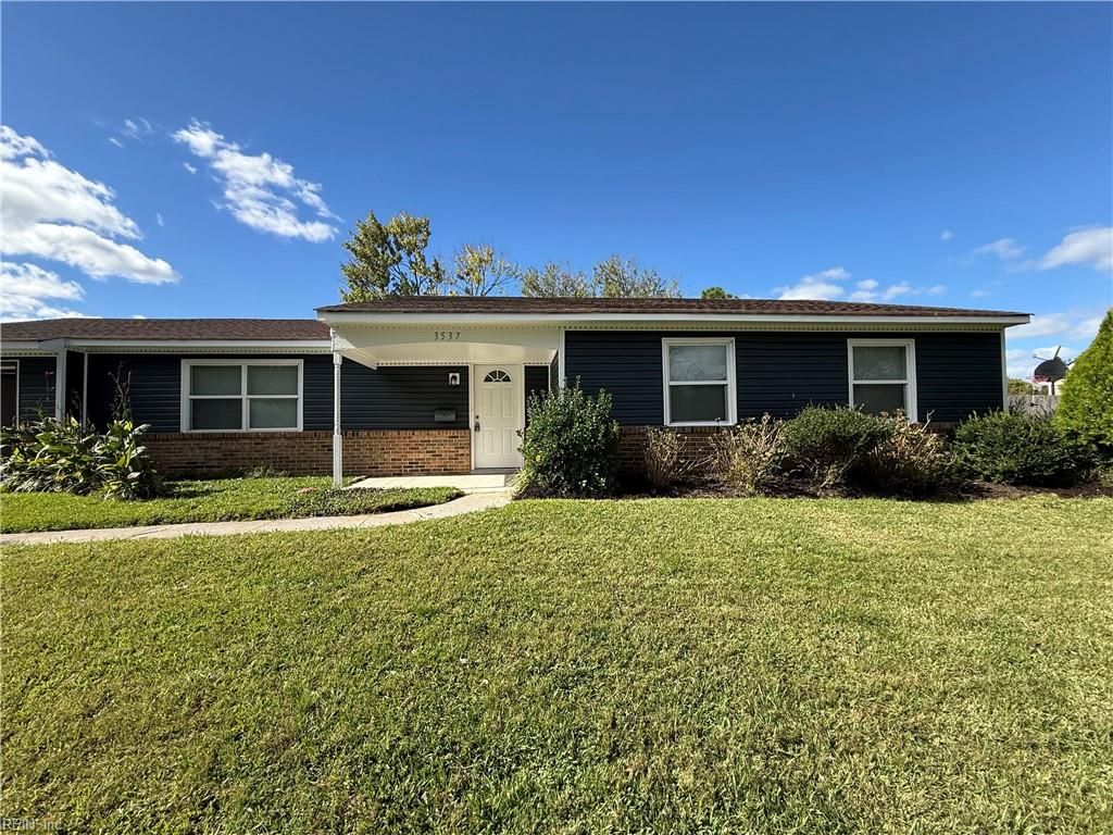 Photo of 3537 Plum Crescent, Virginia Beach, VA 23453 (MLS # 10606506)
