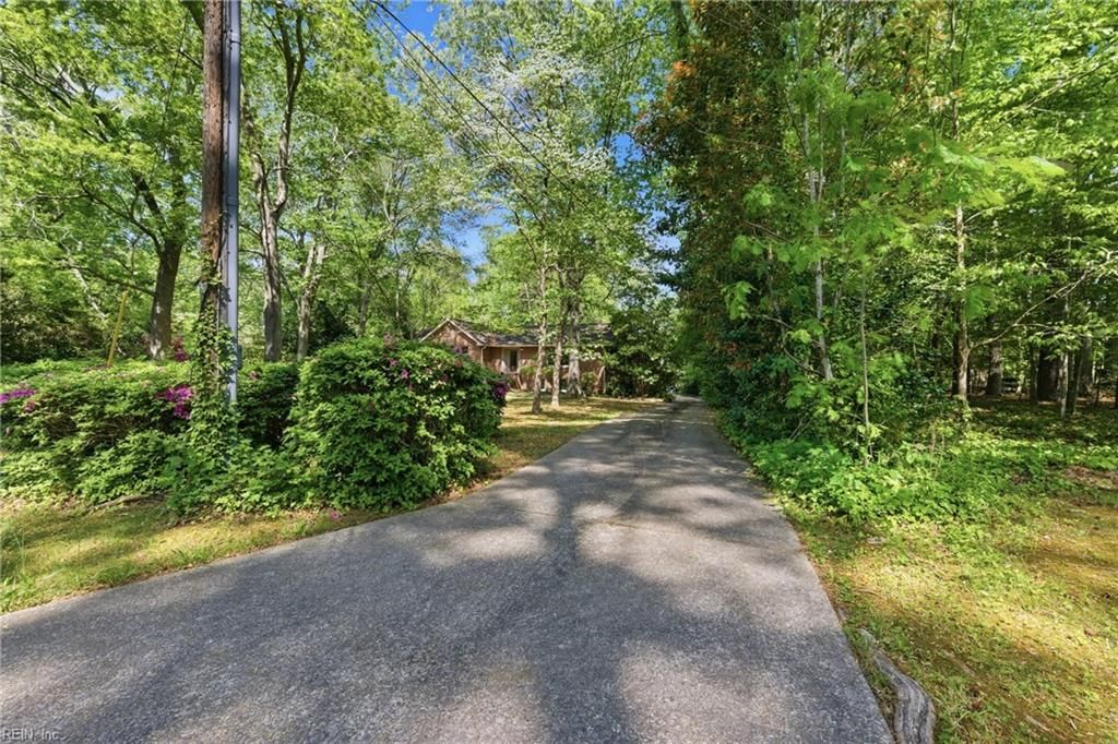 Photo of 656 Pinetree Drive, Virginia Beach, VA 23452 (MLS # 10630315)