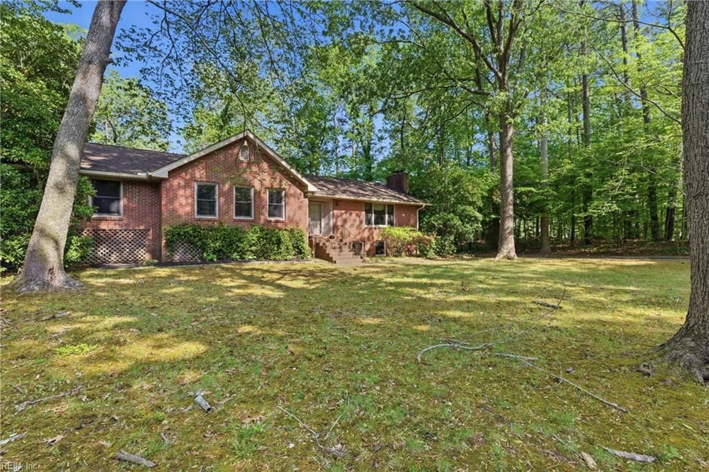 Photo of 656 Pinetree Drive, Virginia Beach, VA 23452 (MLS # 10630315)