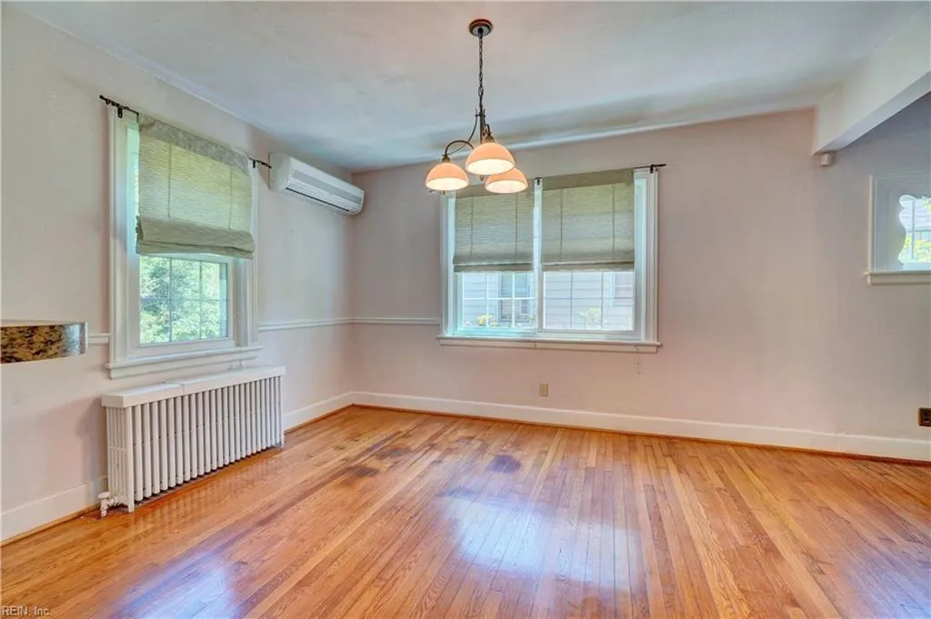 Norfolk, Virginia 23505, United States, 4 Bedrooms Bedrooms, ,2 BathroomsBathrooms,Residential,Active,128386