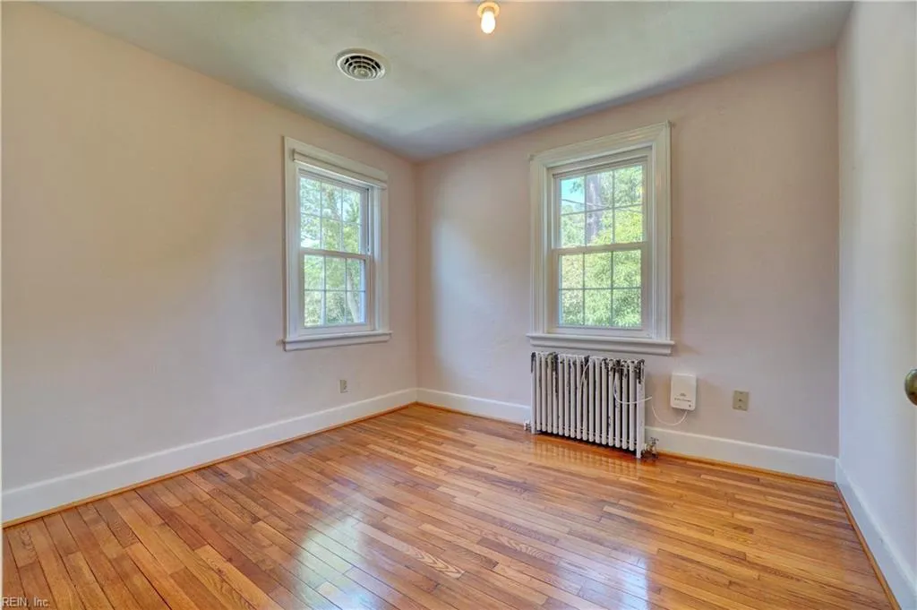 Norfolk, Virginia 23505, United States, 4 Bedrooms Bedrooms, ,2 BathroomsBathrooms,Residential,Active,128386