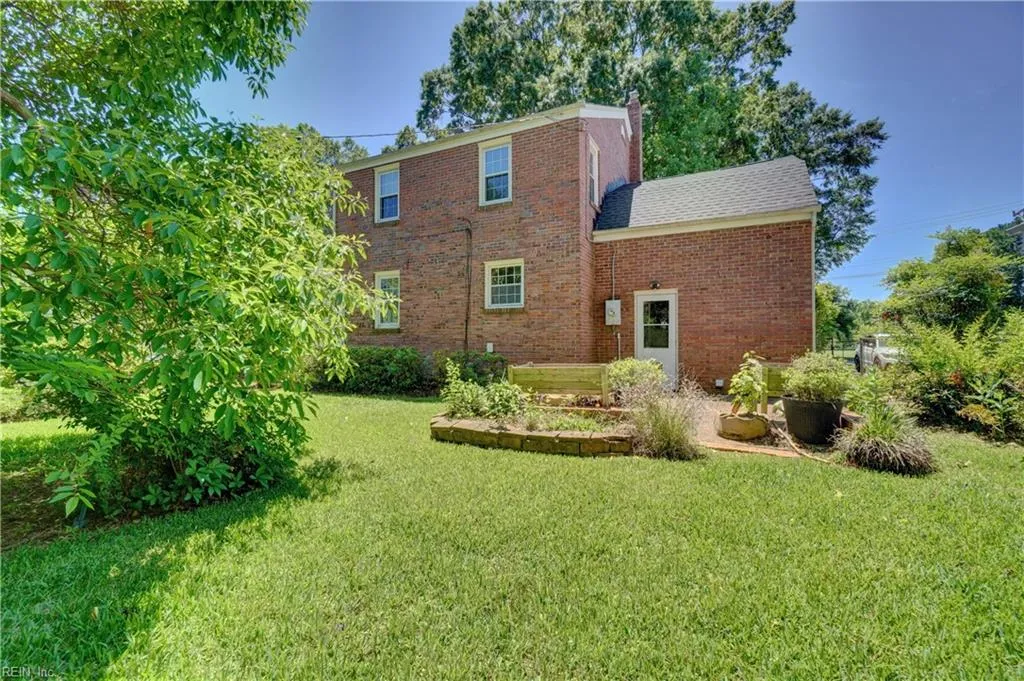 Norfolk, Virginia 23505, United States, 4 Bedrooms Bedrooms, ,2 BathroomsBathrooms,Residential,Active,128386