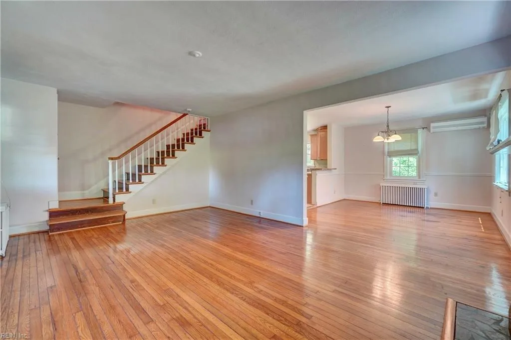 Norfolk, Virginia 23505, United States, 4 Bedrooms Bedrooms, ,2 BathroomsBathrooms,Residential,Active,128386