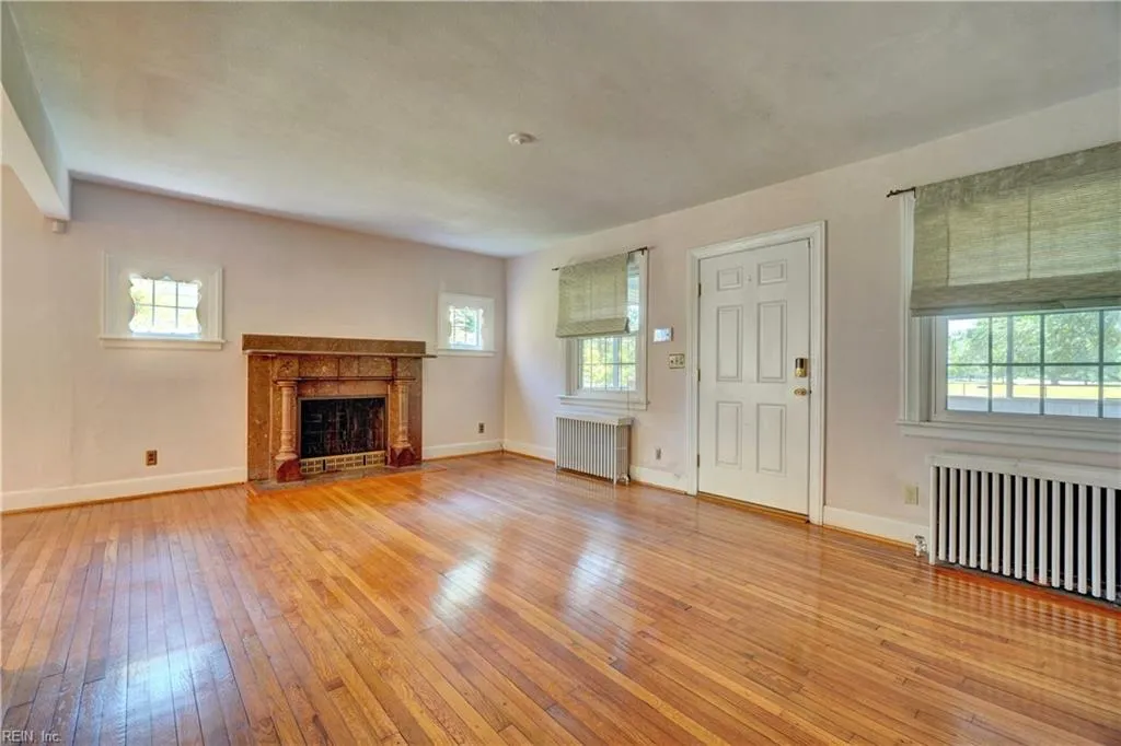 Norfolk, Virginia 23505, United States, 4 Bedrooms Bedrooms, ,2 BathroomsBathrooms,Residential,Active,128386