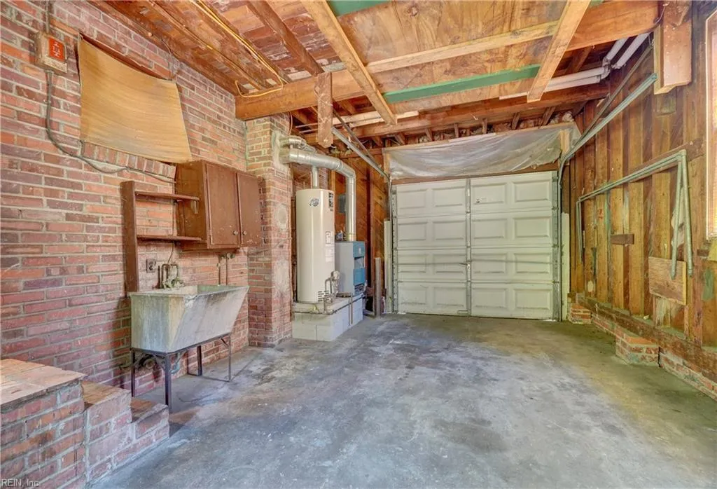 Norfolk, Virginia 23505, United States, 4 Bedrooms Bedrooms, ,2 BathroomsBathrooms,Residential,Active,128386