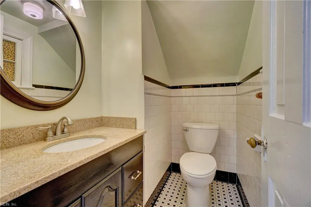 Norfolk, Virginia 23505, United States, 4 Bedrooms Bedrooms, ,2 BathroomsBathrooms,Residential,Active,128386