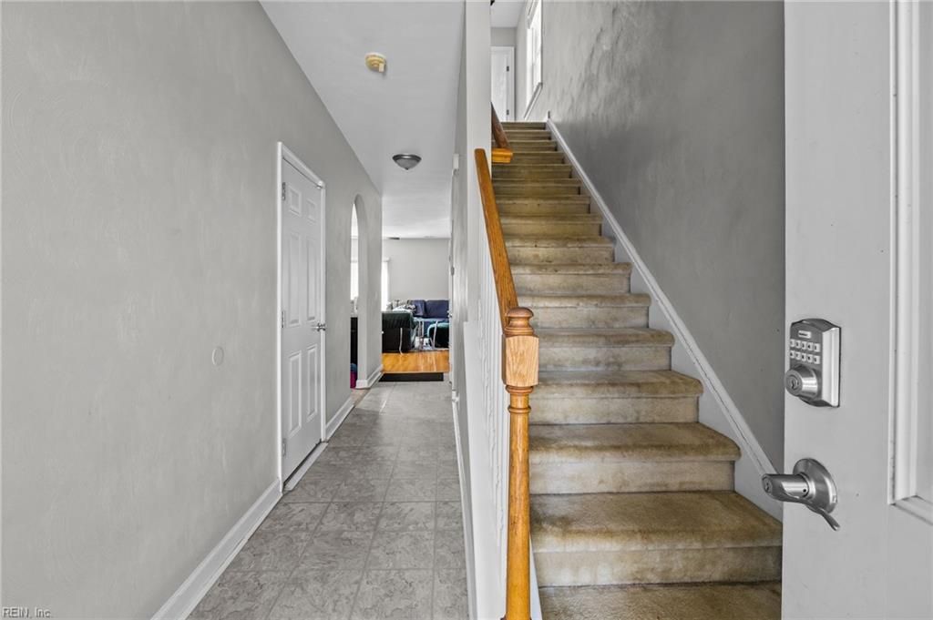 Photo of 1024 Middle St Street, Chesapeake, VA 23324 (MLS # 10621506)