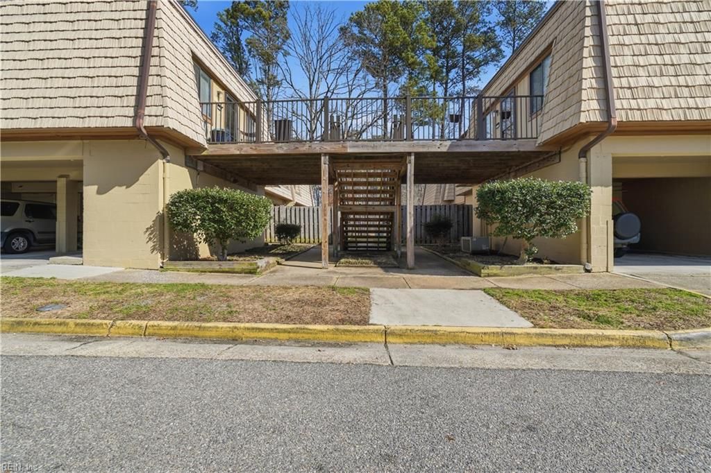 Photo of 1554 Monterry Place, Newport News, VA 23608 (MLS # 10624661)