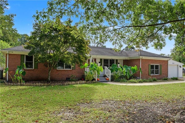 605 SADDLEHORN DR, CHESAPEAKE, VA 23322 - Image 43e045d0e7204d574e69d15644e49e73/1104376877