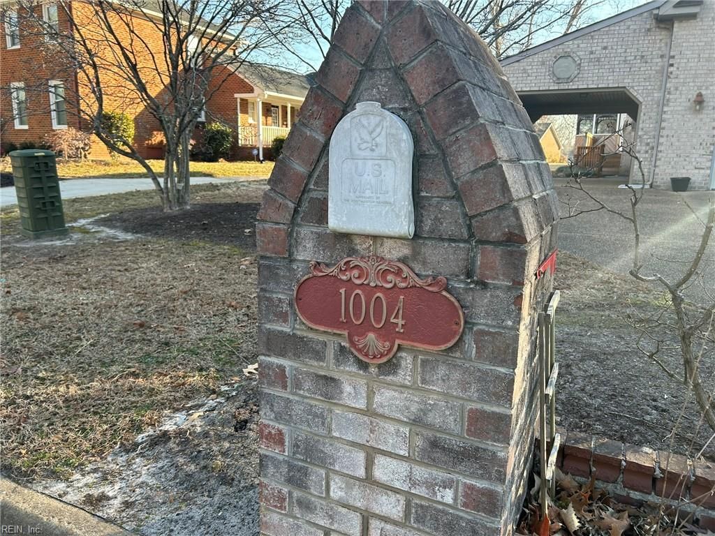 Photo of 1004 Winchester Way, Chesapeake, VA 23320 (MLS # 10619270)