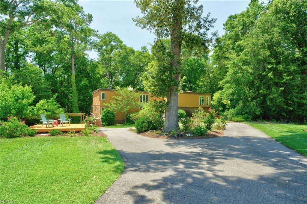 Photo of 1211 Scottland Terrace, Newport News, VA 23606 (MLS # 10642336)