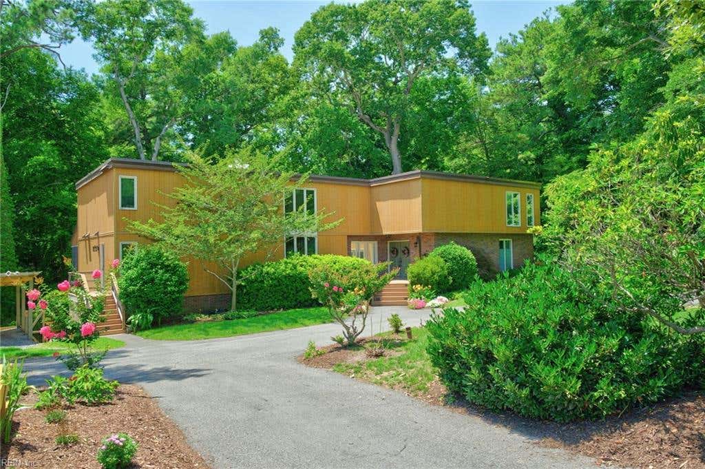 Photo of 1211 Scottland Terrace, Newport News, VA 23606 (MLS # 10642336)