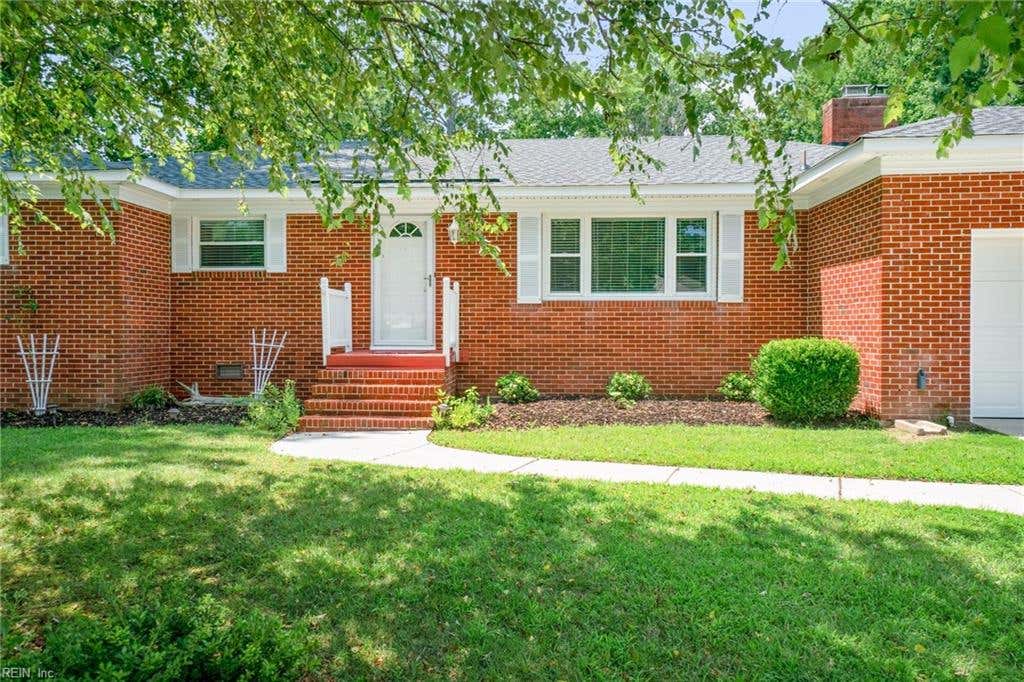 Photo of 2348 Great Neck Circle, Virginia Beach, VA 23454 (MLS # 10641741)