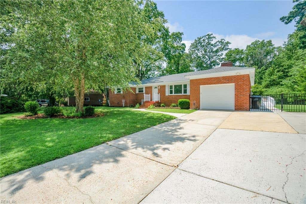 Photo of 2348 Great Neck Circle, Virginia Beach, VA 23454 (MLS # 10641741)