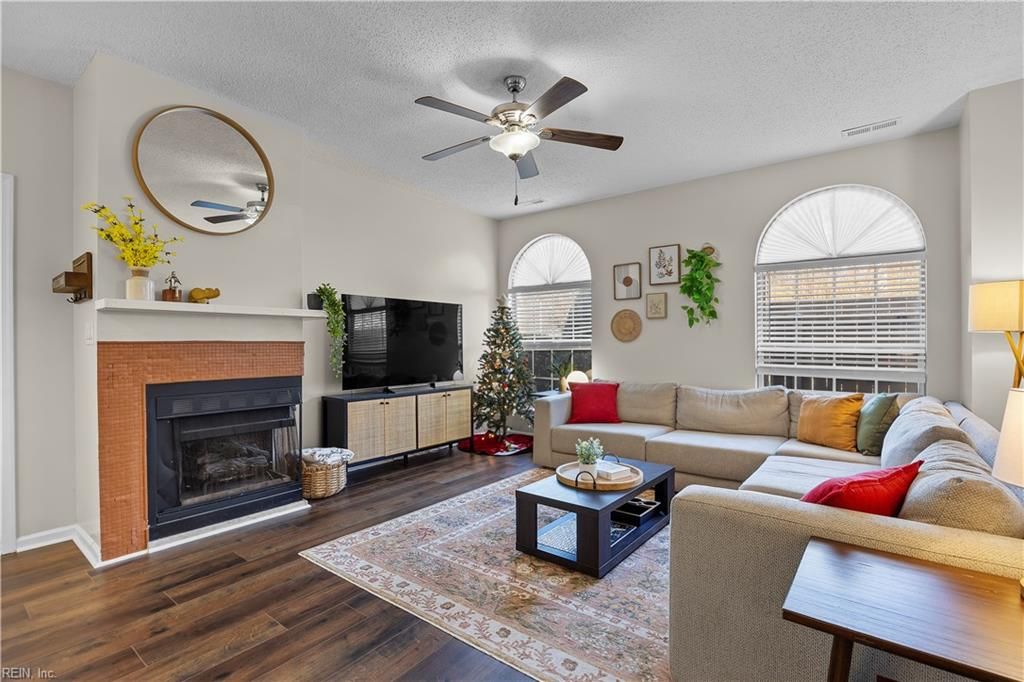 Photo of 816 Gable Way, Virginia Beach, VA 23455 (MLS # 10612932)