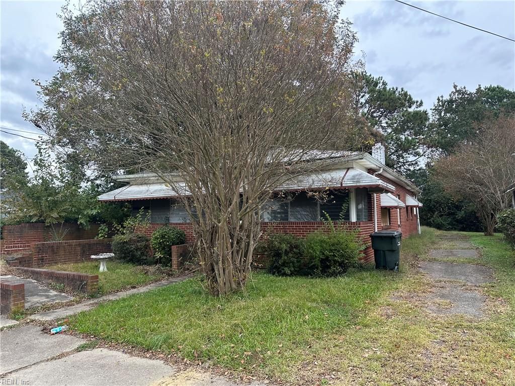 Photo of 118 Walnut Street, Suffolk, VA 23434 (MLS # 10607724)