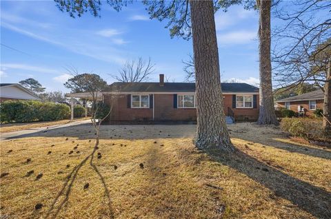 Photo of 305 Bobby Jones Drive, Portsmouth, VA 23701 (MLS # 10620779)