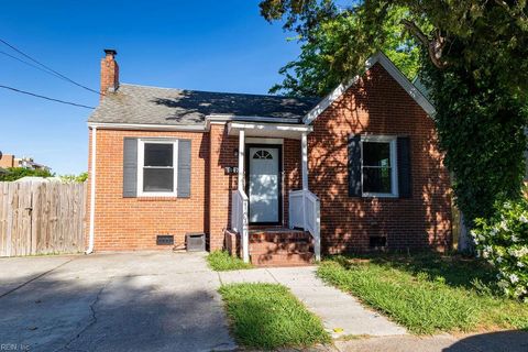 Single Family Residence in Norfolk VA 1047 Mapole Avenue.jpg