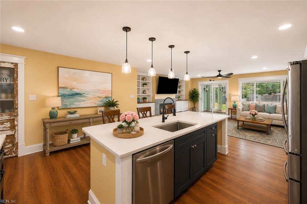 Photo of 1521 Bradford Road, Virginia Beach, VA 23455 (MLS # 10640884)