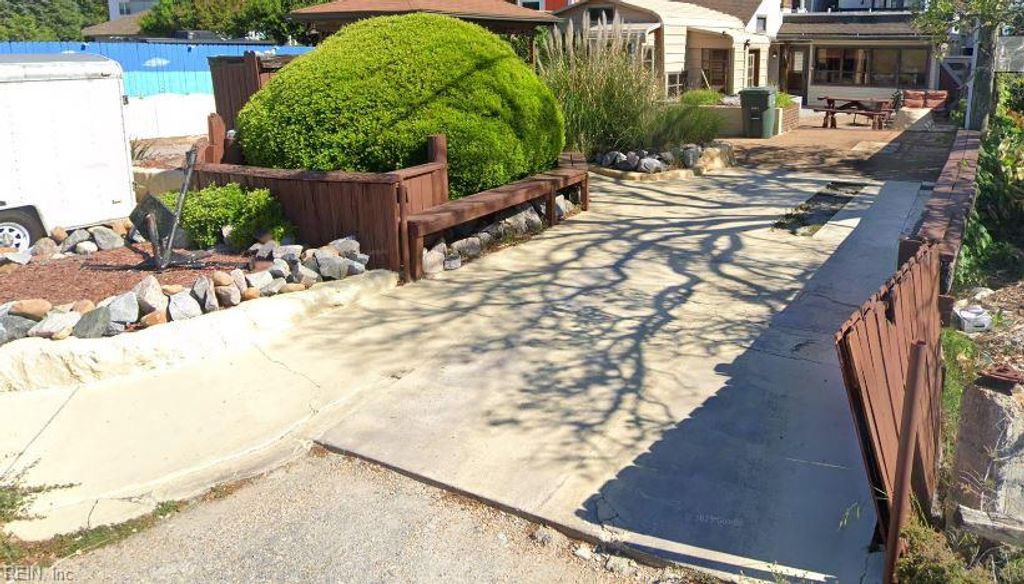 Photo of 820 Willoughby Bay Avenue, Norfolk, VA 23503 (MLS # 10622851)