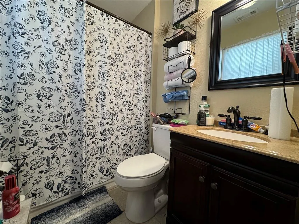 Portsmouth, Virginia 23701, United States, 4 Bedrooms Bedrooms, ,2 BathroomsBathrooms,Residential,Active,79491