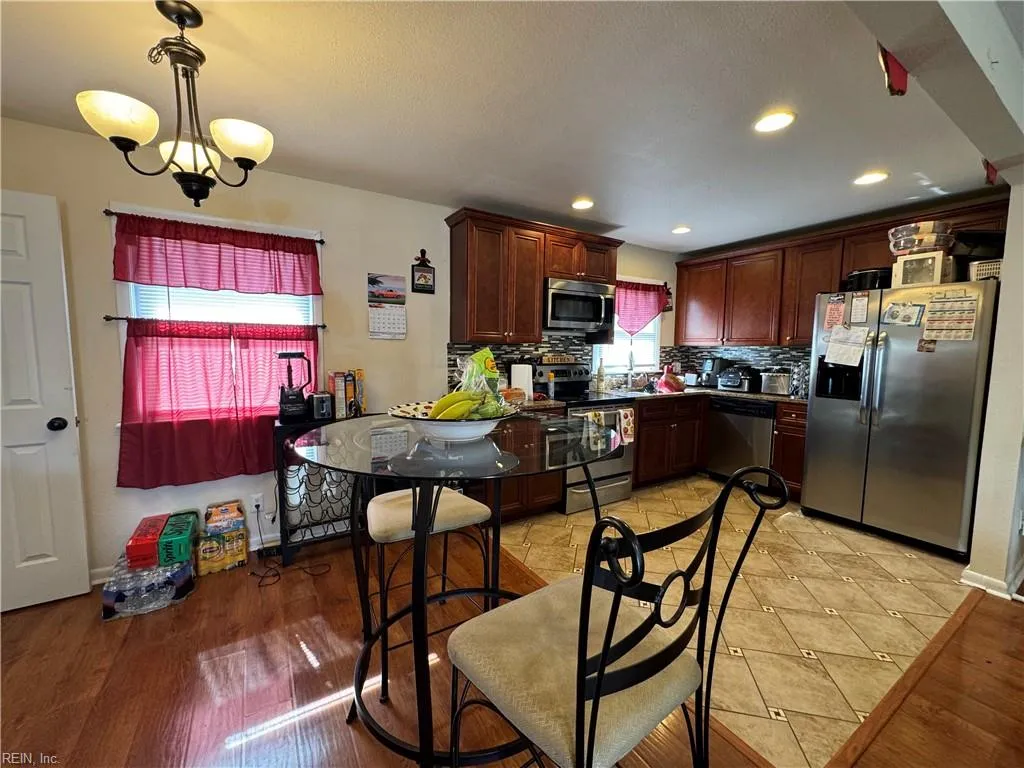 Portsmouth, Virginia 23701, United States, 4 Bedrooms Bedrooms, ,2 BathroomsBathrooms,Residential,Active,79491