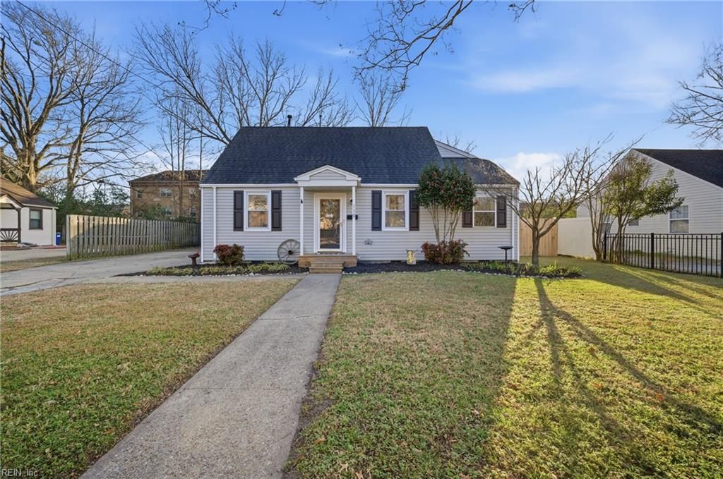 Photo of 119 Louisiana Drive, Norfolk, VA 23505 (MLS # 10616266)