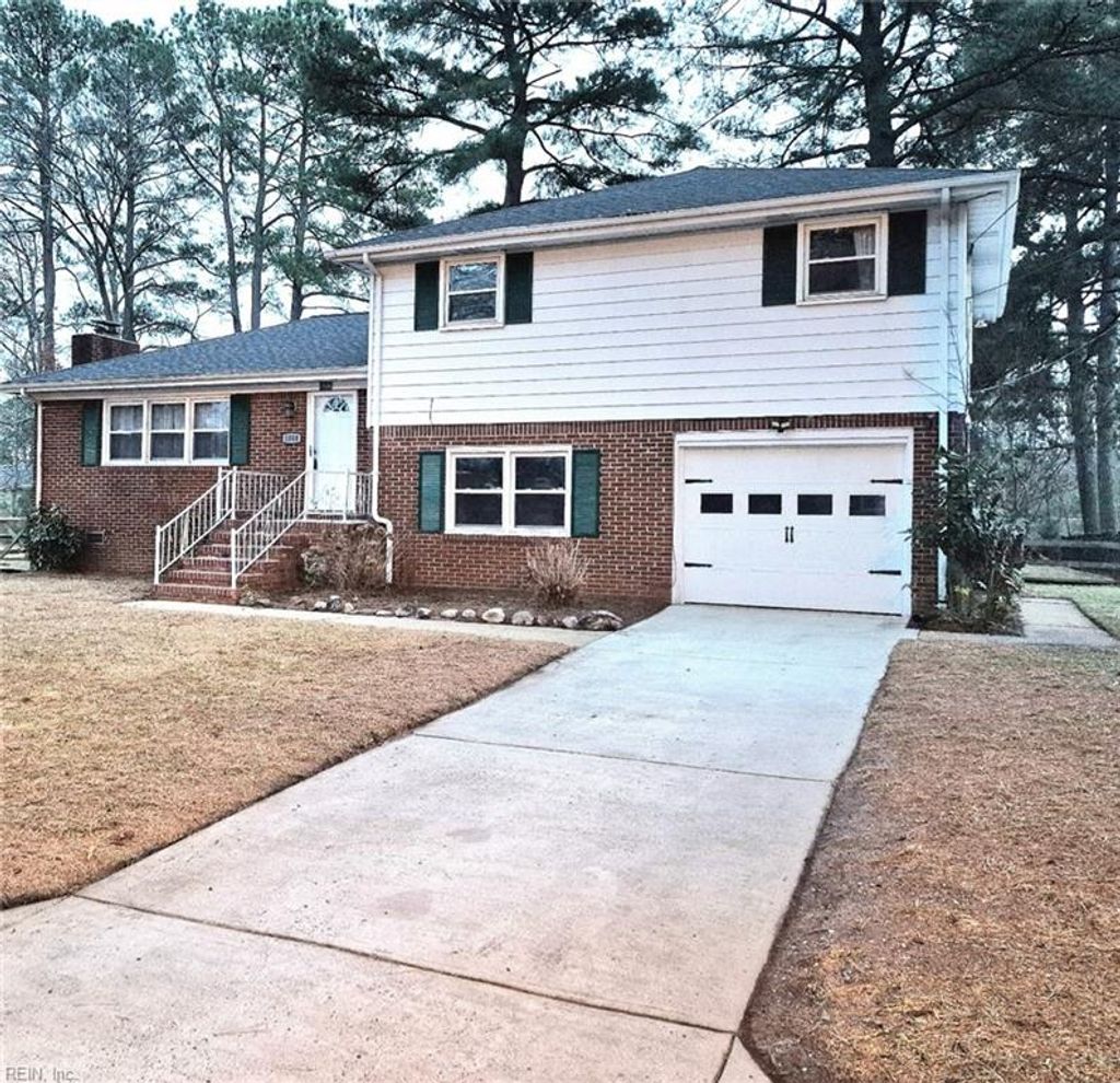 Photo of 1008 Mains Creek Road, Chesapeake, VA 23320 (MLS # 10612656)