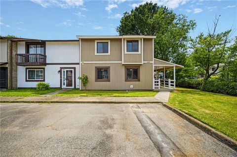 Photo of 4184 Thistle Circle, Virginia Beach, VA 23462 (MLS # 10638648)