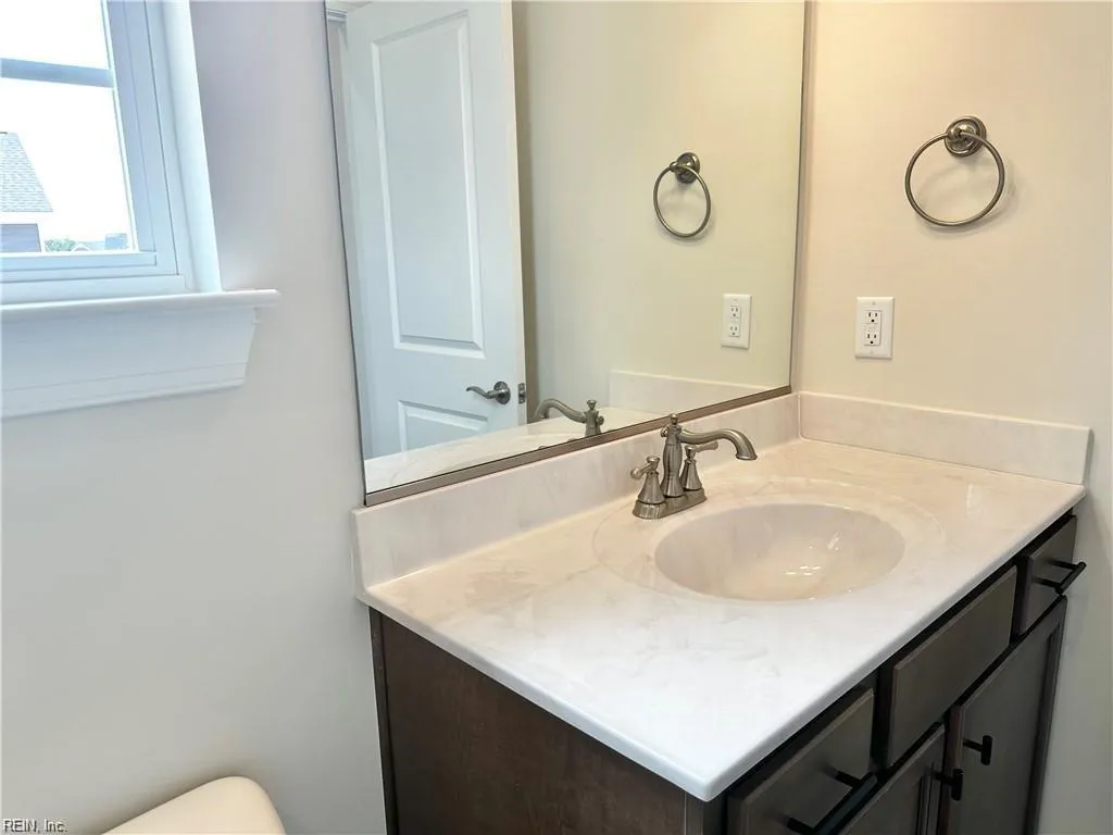 Suffolk, Virginia 23434, United States, 3 Bedrooms Bedrooms, ,3 BathroomsBathrooms,Residential,Pending,77307