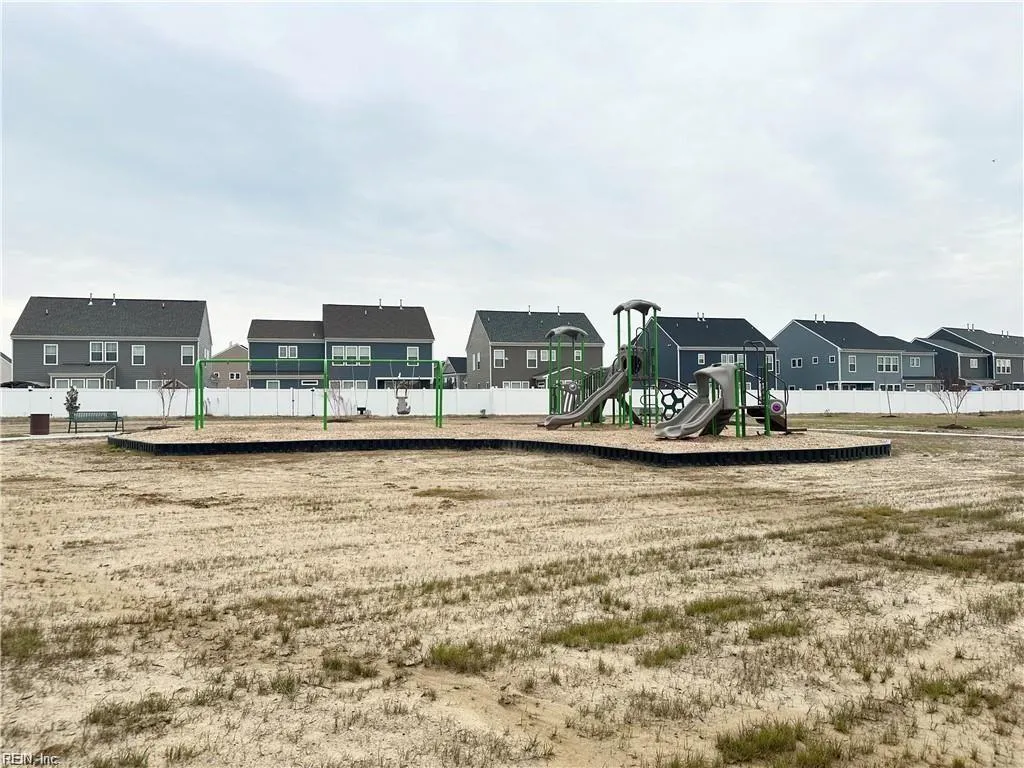 Suffolk, Virginia 23434, United States, 3 Bedrooms Bedrooms, ,3 BathroomsBathrooms,Residential,Pending,77307