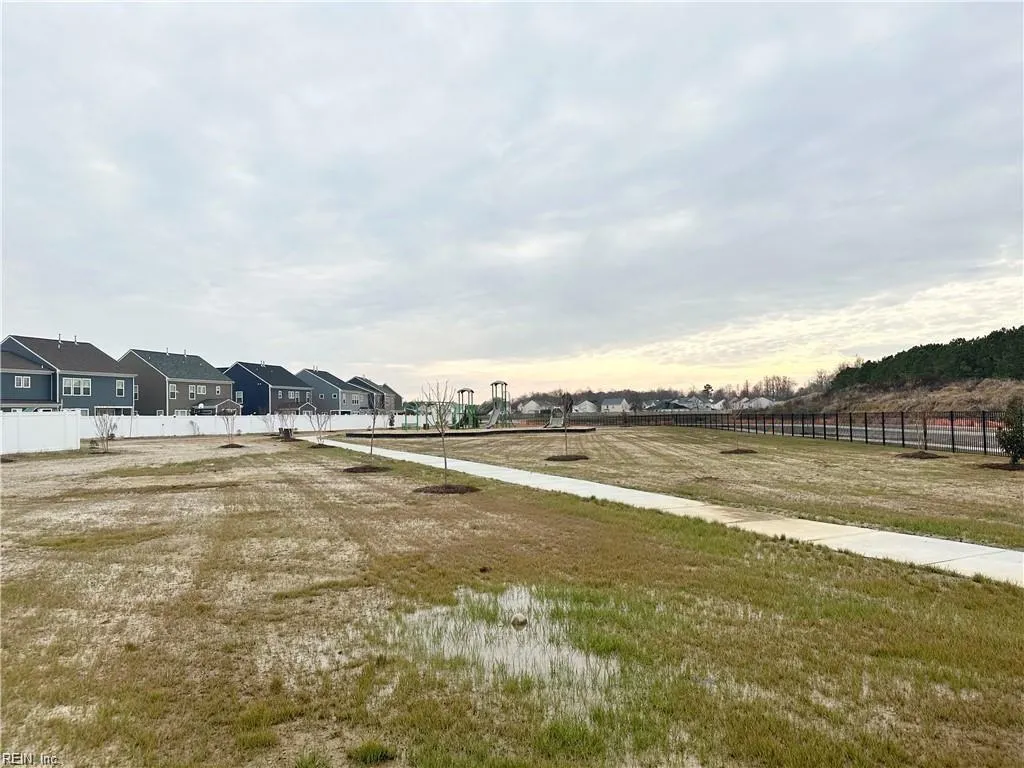 Suffolk, Virginia 23434, United States, 3 Bedrooms Bedrooms, ,3 BathroomsBathrooms,Residential,Pending,77307