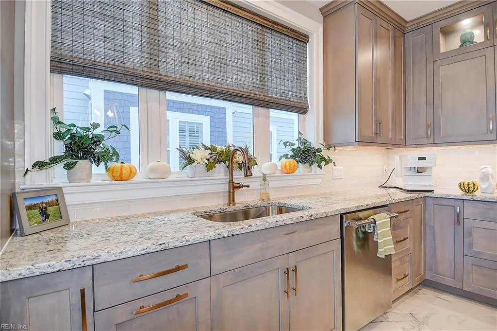 Virginia Beach, Virginia 23451, United States, 3 Bedrooms Bedrooms, ,3 BathroomsBathrooms,Residential,Active,230786