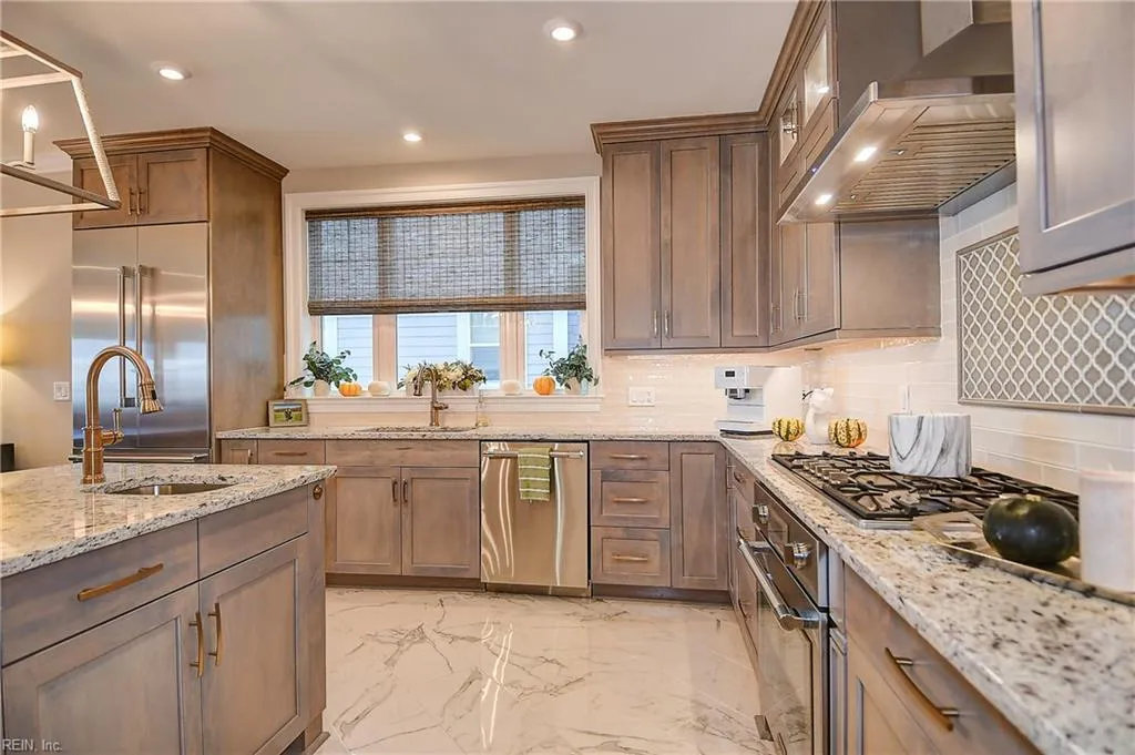 Virginia Beach, Virginia 23451, United States, 3 Bedrooms Bedrooms, ,3 BathroomsBathrooms,Residential,Active,230786