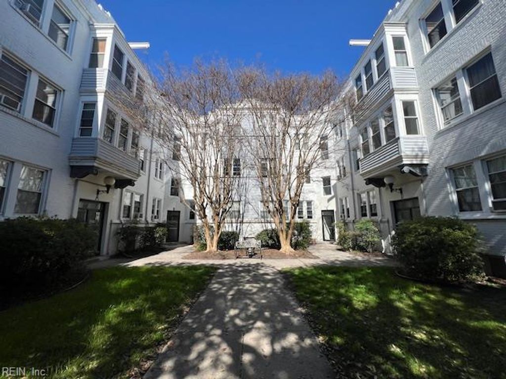 Photo of 800 W Princess Anne Road #D4, Norfolk, VA 23517 (MLS # 10624501)