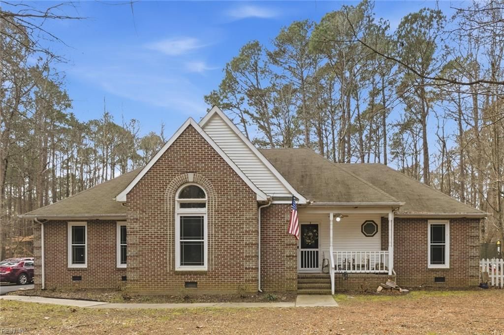 Photo of 4404 Bufflehead Drive, Gloucester, VA 23061 (MLS # 10614923)
