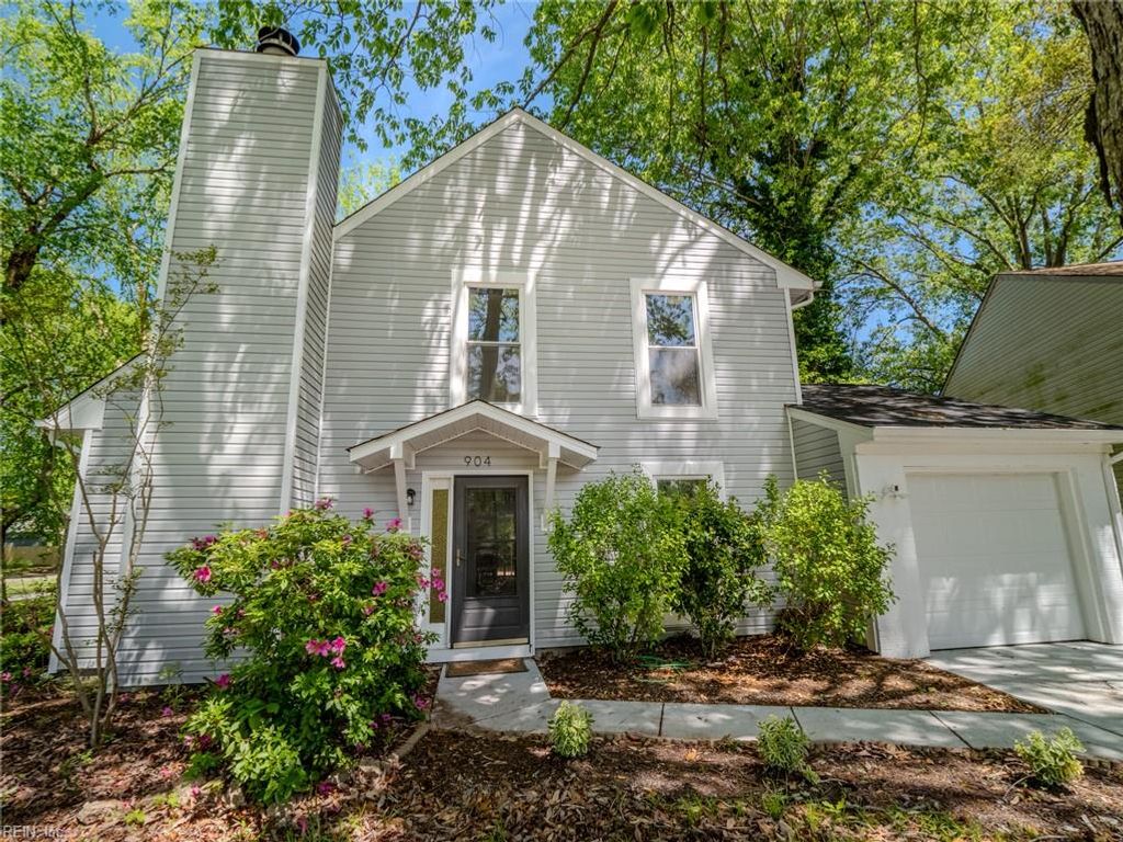 Photo of 904 Banyan Drive, Virginia Beach, VA 23462 (MLS # 10617705)