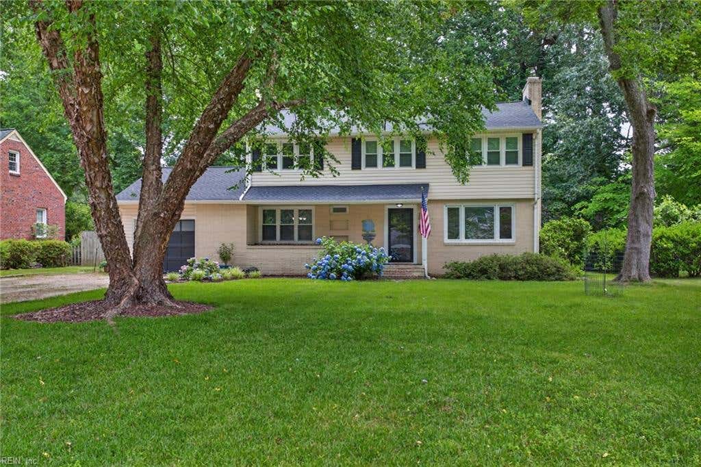 Photo of 16 Oakland Drive, Newport News, VA 23601 (MLS # 10639133)