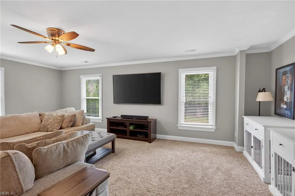 Virginia Beach, Virginia 23452, United States, 5 Bedrooms Bedrooms, ,4 BathroomsBathrooms,Residential,Pending,202925