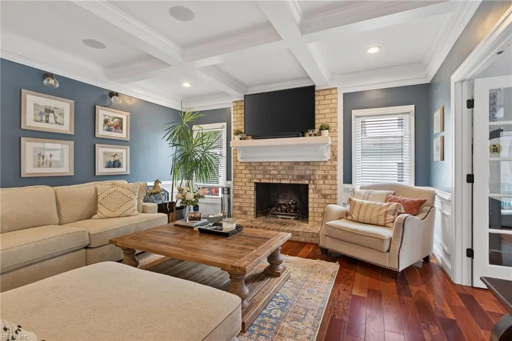 Virginia Beach, Virginia 23452, United States, 5 Bedrooms Bedrooms, ,4 BathroomsBathrooms,Residential,Pending,202925