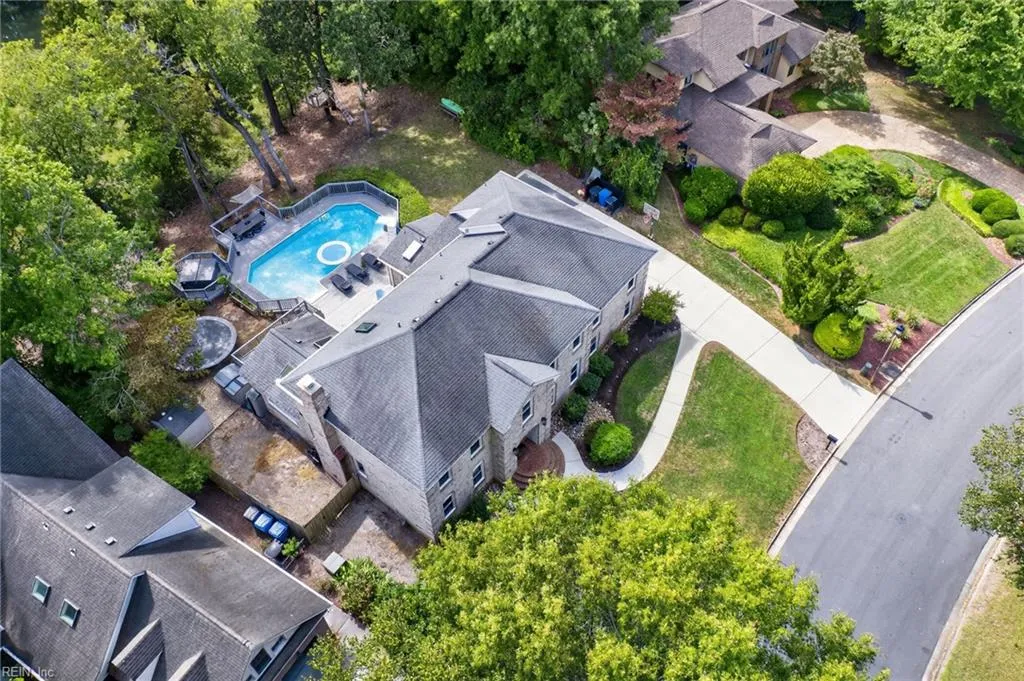 Virginia Beach, Virginia 23452, United States, 5 Bedrooms Bedrooms, ,4 BathroomsBathrooms,Residential,Pending,202925