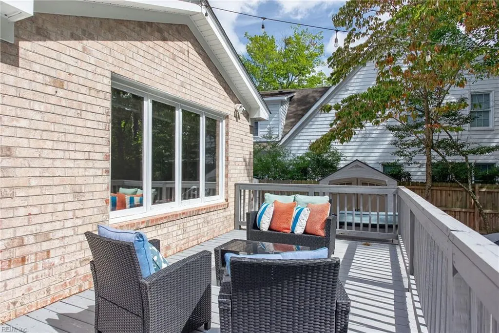 Virginia Beach, Virginia 23452, United States, 5 Bedrooms Bedrooms, ,4 BathroomsBathrooms,Residential,Pending,202925