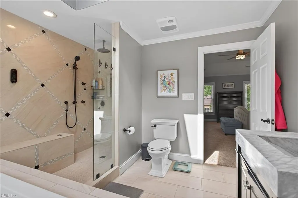 Virginia Beach, Virginia 23452, United States, 5 Bedrooms Bedrooms, ,4 BathroomsBathrooms,Residential,Pending,202925