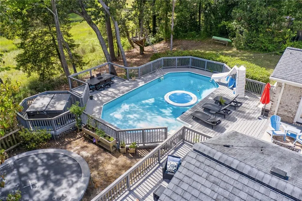 Virginia Beach, Virginia 23452, United States, 5 Bedrooms Bedrooms, ,4 BathroomsBathrooms,Residential,Pending,202925