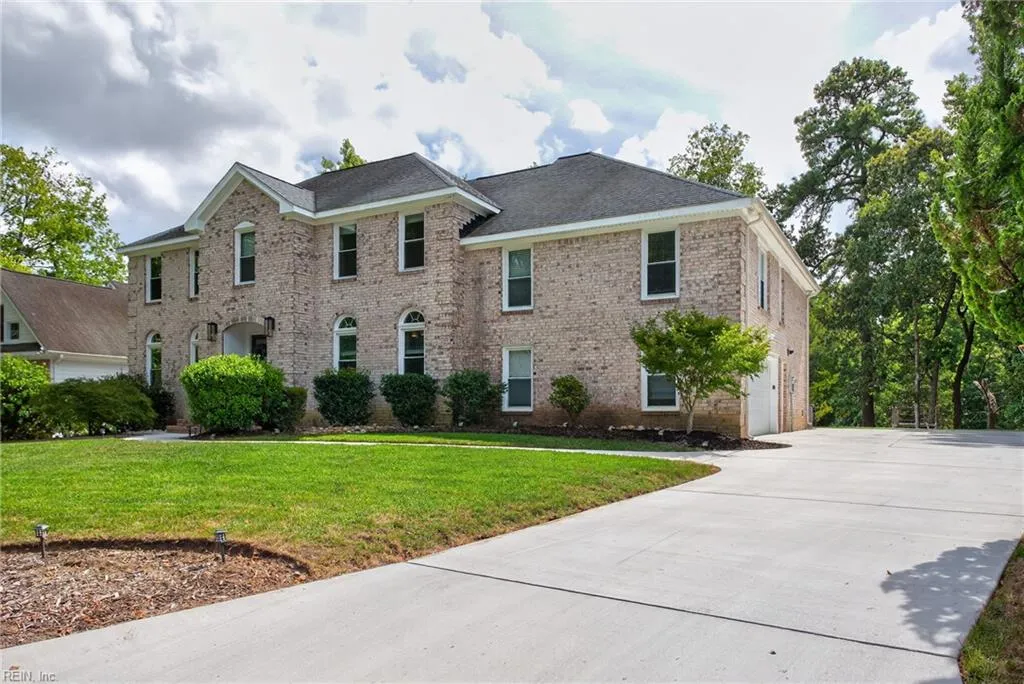 Virginia Beach, Virginia 23452, United States, 5 Bedrooms Bedrooms, ,4 BathroomsBathrooms,Residential,Pending,202925