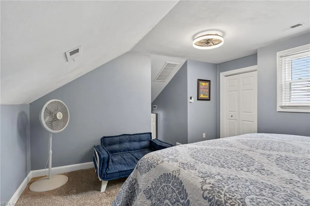 Virginia Beach, Virginia 23452, United States, 5 Bedrooms Bedrooms, ,4 BathroomsBathrooms,Residential,Pending,202925