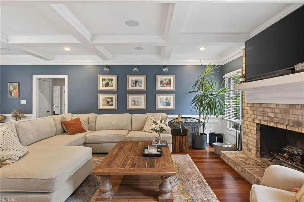 Virginia Beach, Virginia 23452, United States, 5 Bedrooms Bedrooms, ,4 BathroomsBathrooms,Residential,Pending,202925