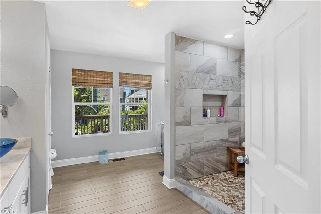 Norfolk, Virginia 23503, United States, 4 Bedrooms Bedrooms, ,3 BathroomsBathrooms,Residential,Active,156058